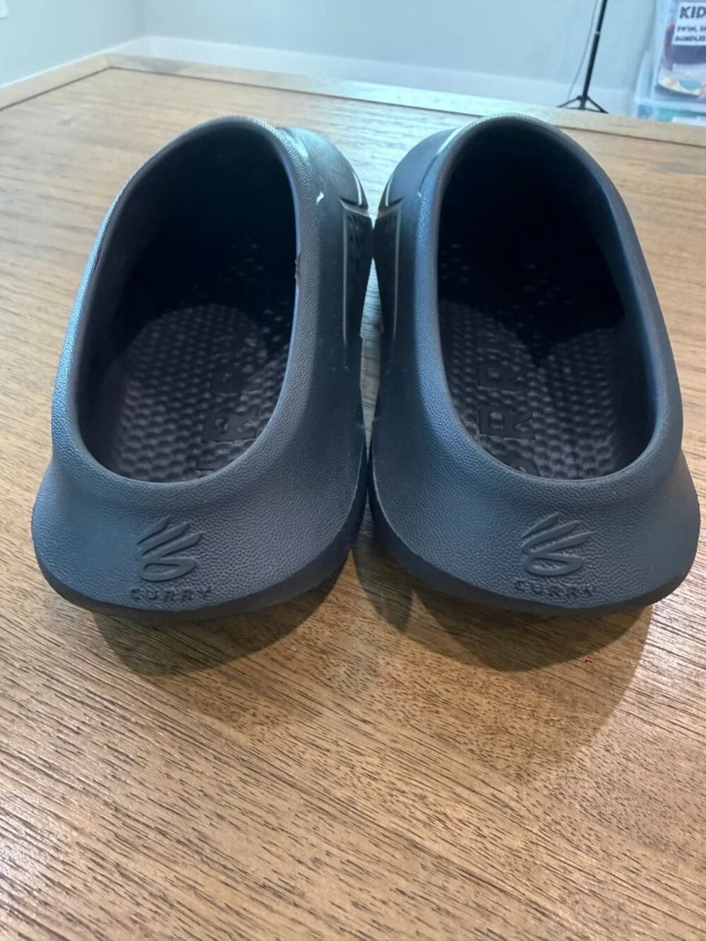 Under Armour Curry Brand Foam Clogs / Slides – Men's Size 7